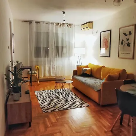 Nook Elite /free Parking On Site * Novi Sad